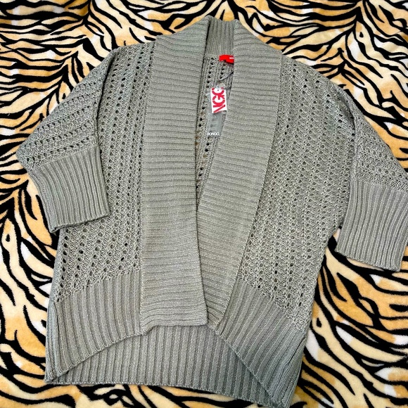 Cardigan - Picture 2 of 2